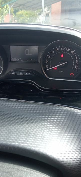 Кросовер  Peugeot-2008 2017 автомат,пробіг69т.км. АТ(110к.с)