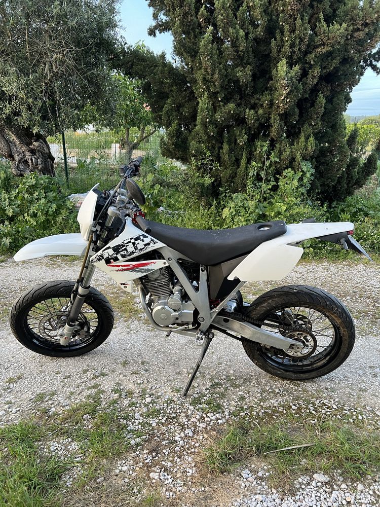 AJP 125cc PR3 Supermotard