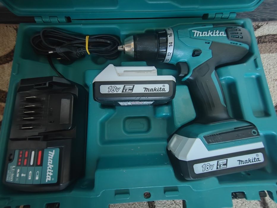 Аккумуляторная дрель-шуруповерт Makita DF457DWE (2х18 В, 1.5 А*ч)
