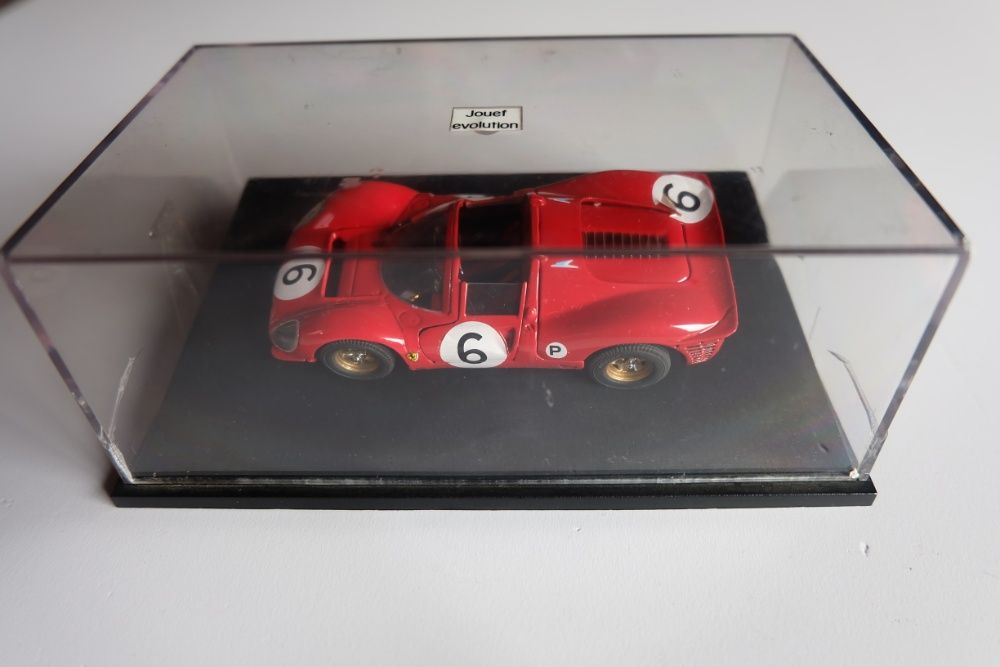 Miniatura Ferrari 330 P4