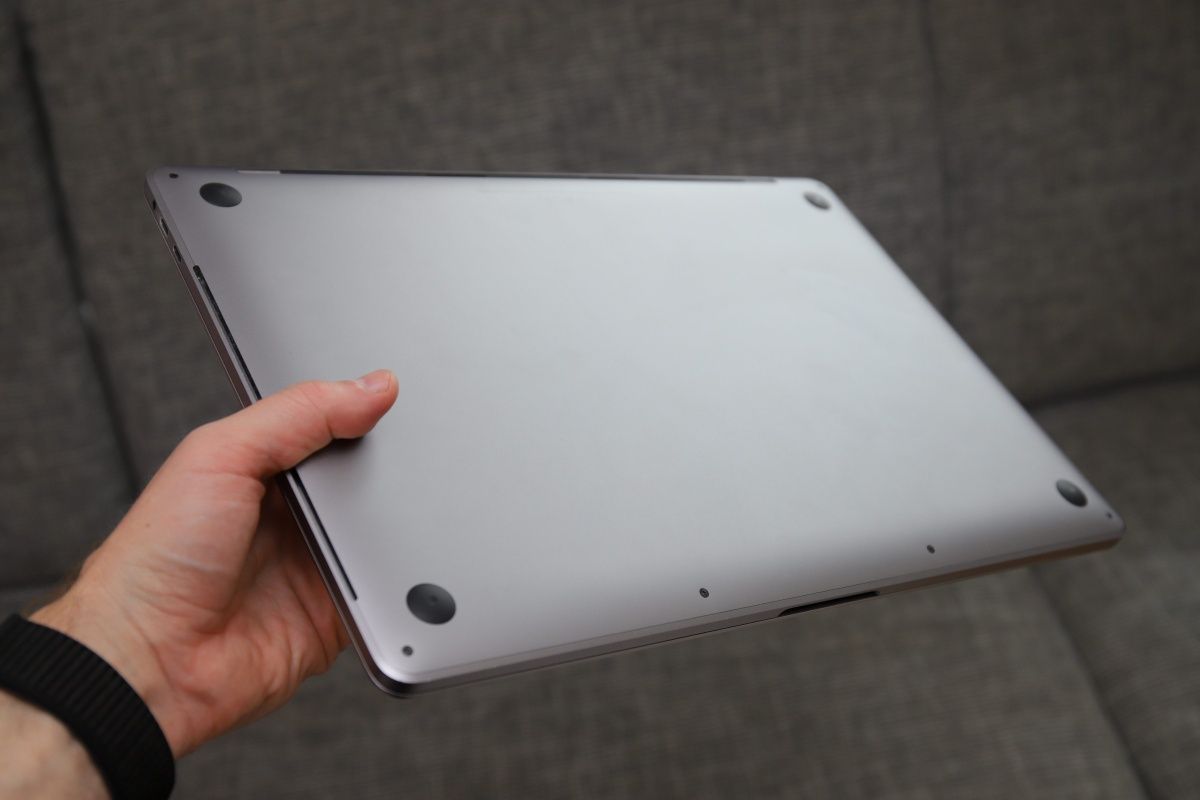 Ноутбук фотографа дизайнера MacBook Pro 15 i7/16Gb/2Tb