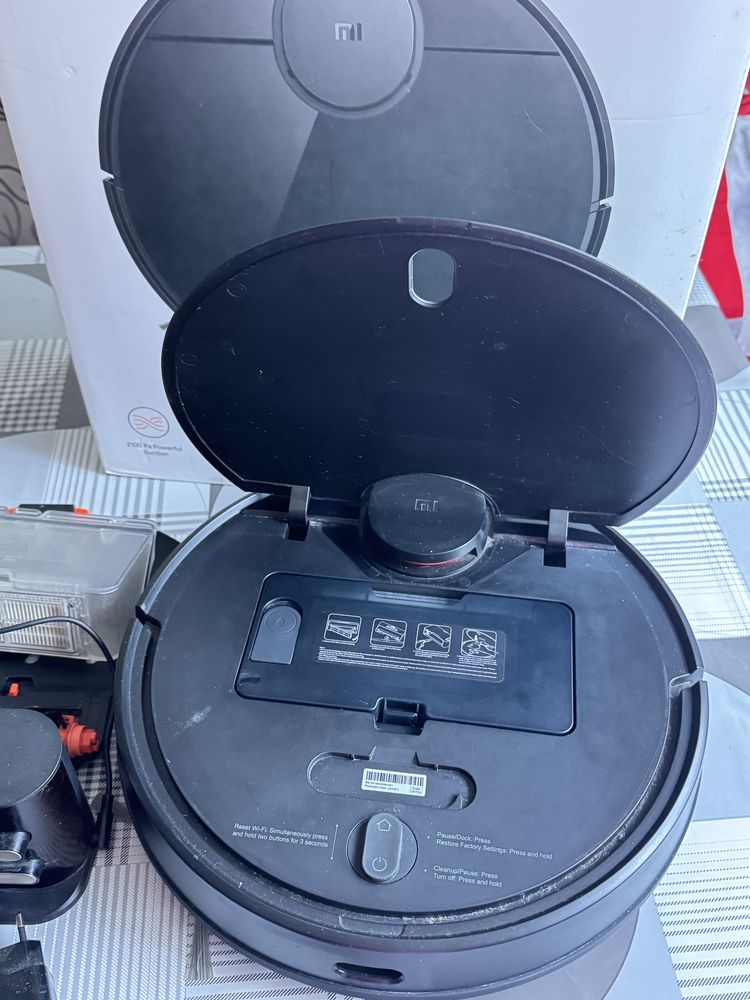 Робот - пилесос з влажним прибиранням  MI robot Vacuum-Mop P