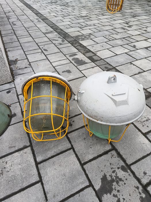 Stare lampy przemysłowe