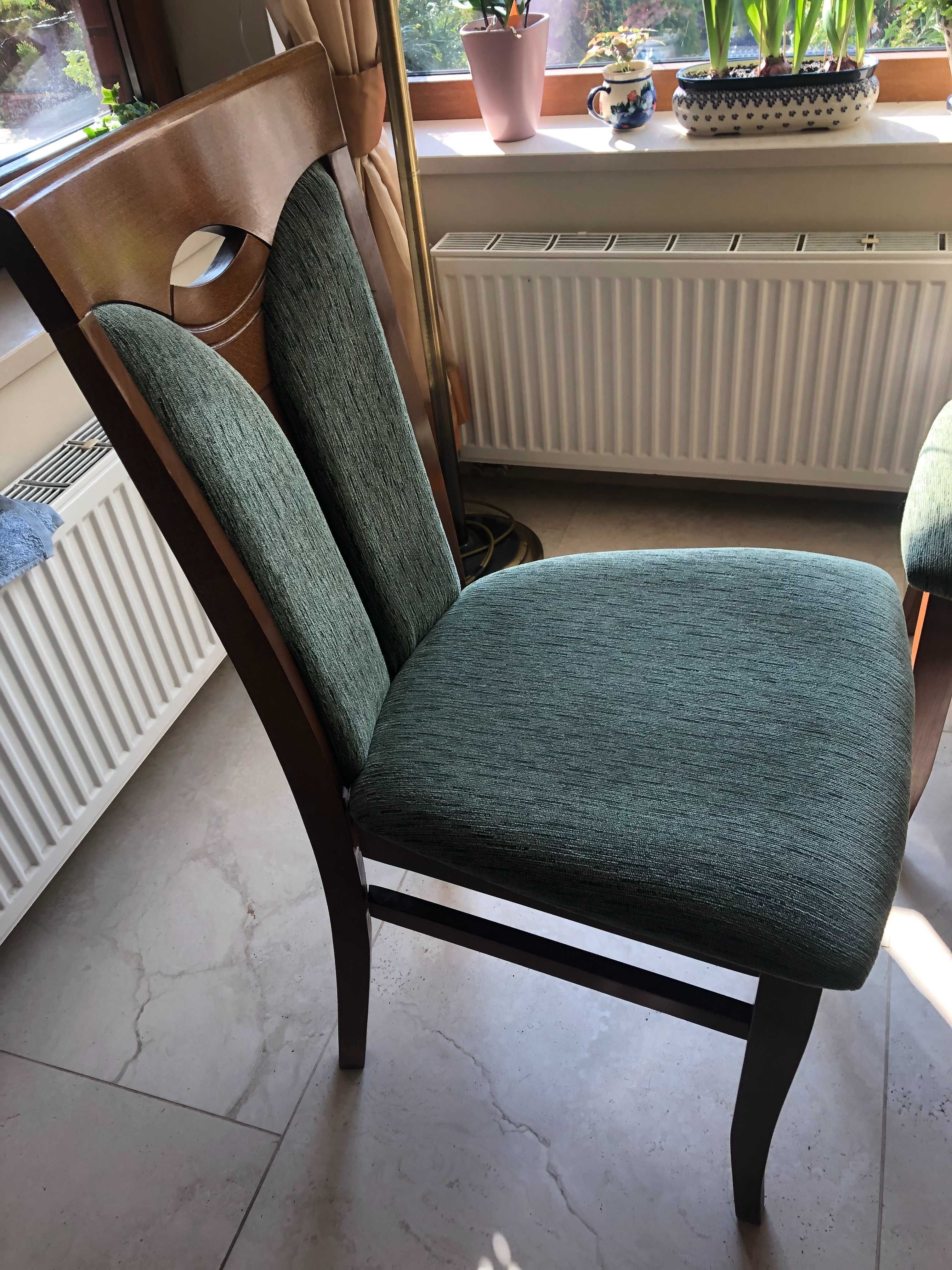 Rozkładany stół + 8 krzeseł, lite drewno, Bydgoska Fabryka Mebli