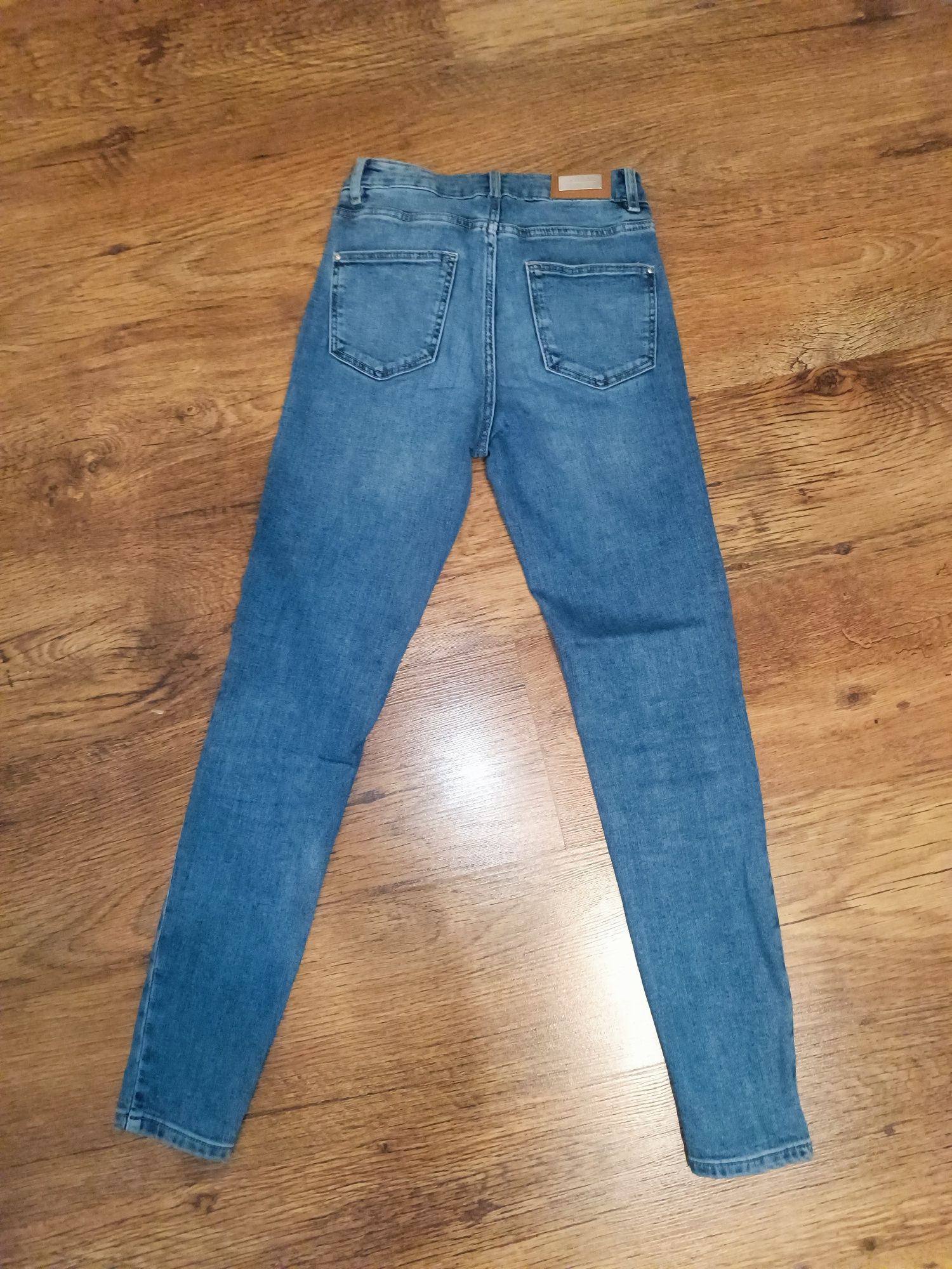 Spodnie jeansy Mohito 34 jak nowe