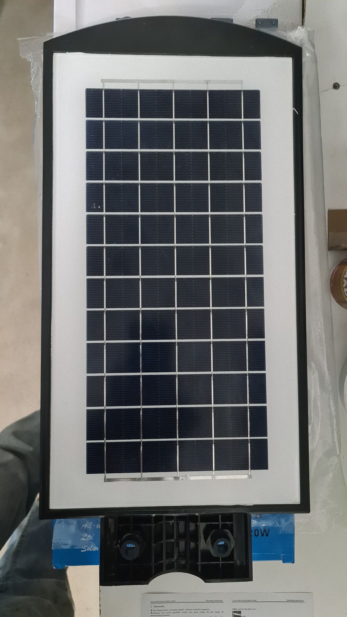 Candeeiro Led Solar com detector de movimentos 60w novo(preco so hoje)