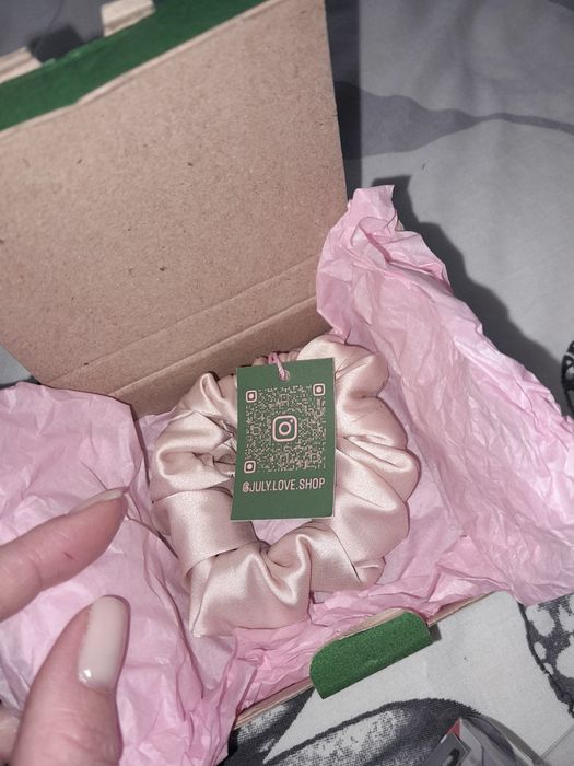 Шовкова резинка для волосся