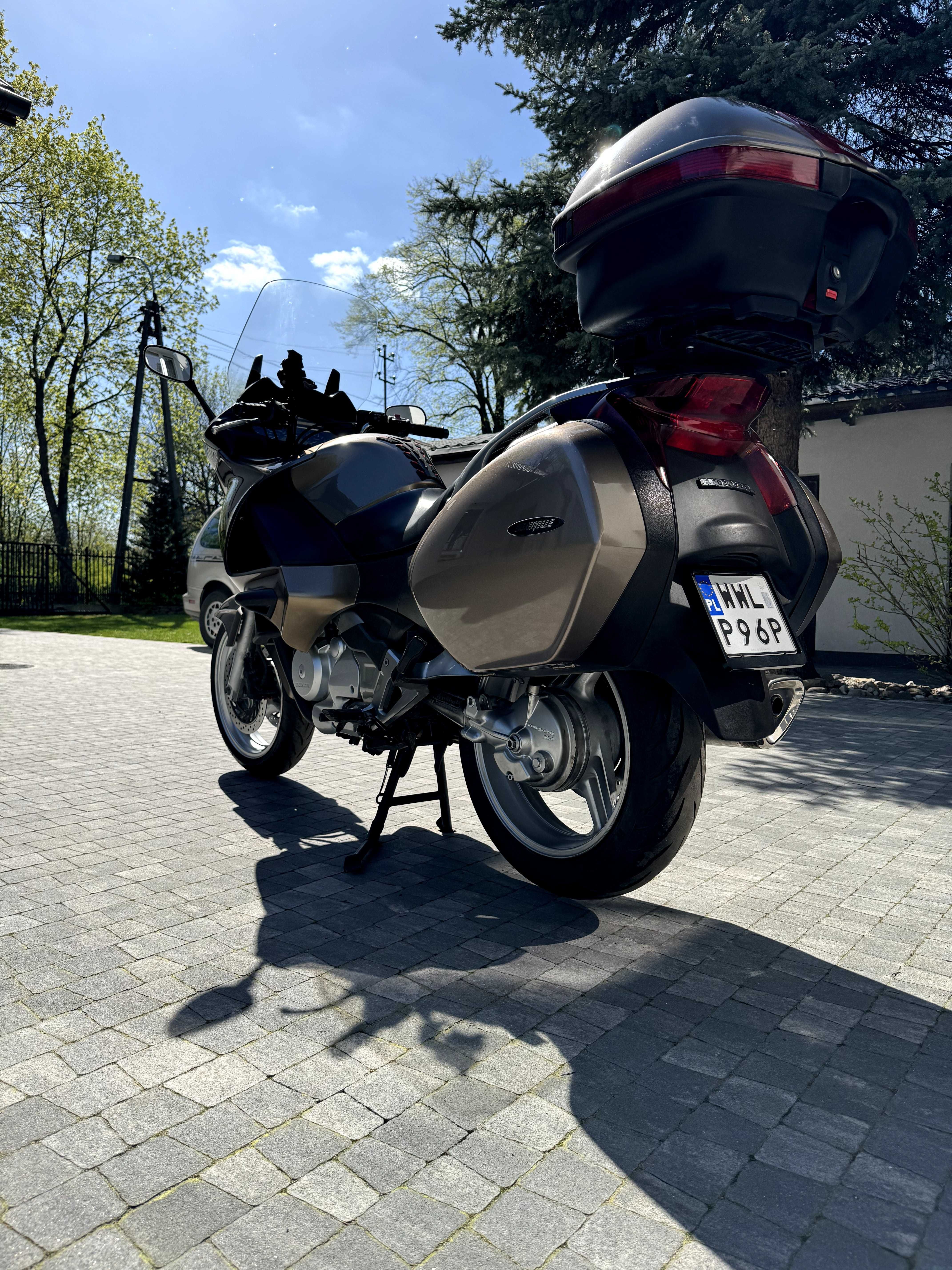 Sprzedam motocykl Honda Deauville 700cc – 2006 rok