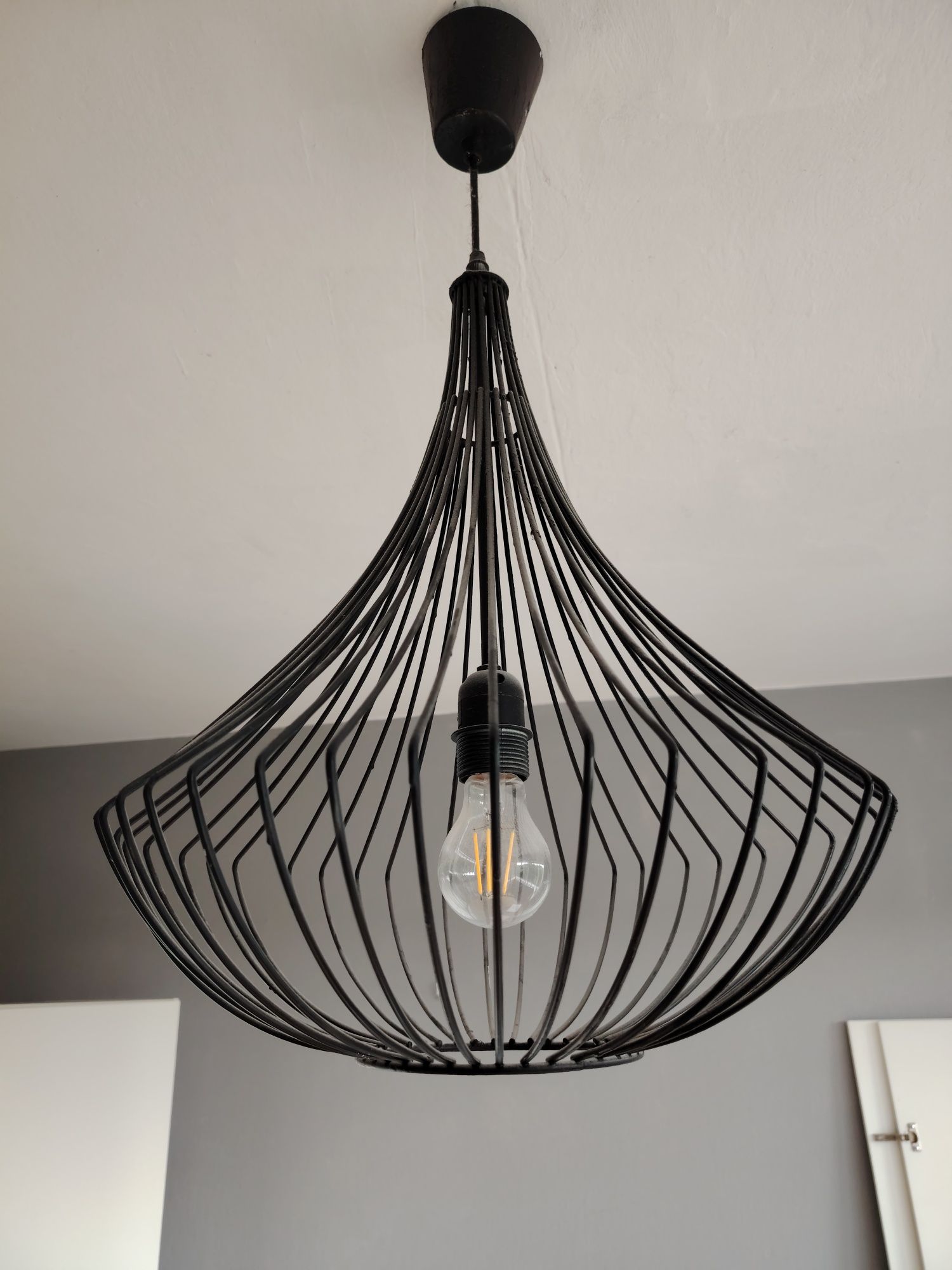 Dwie lampy ikea biała i czarna