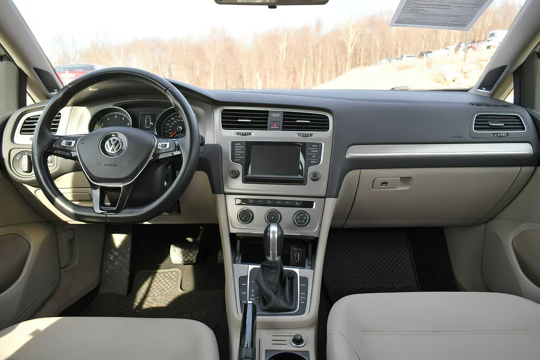 Volkswagen Golf  2015