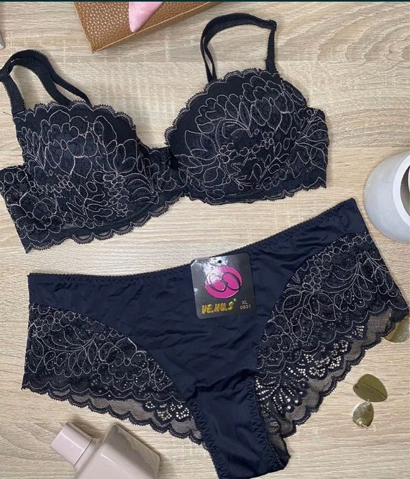 нижнее белье набор Venus трусики бюстгальтер