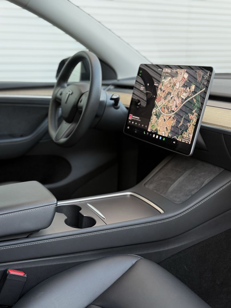 Tesla Model Y RWD