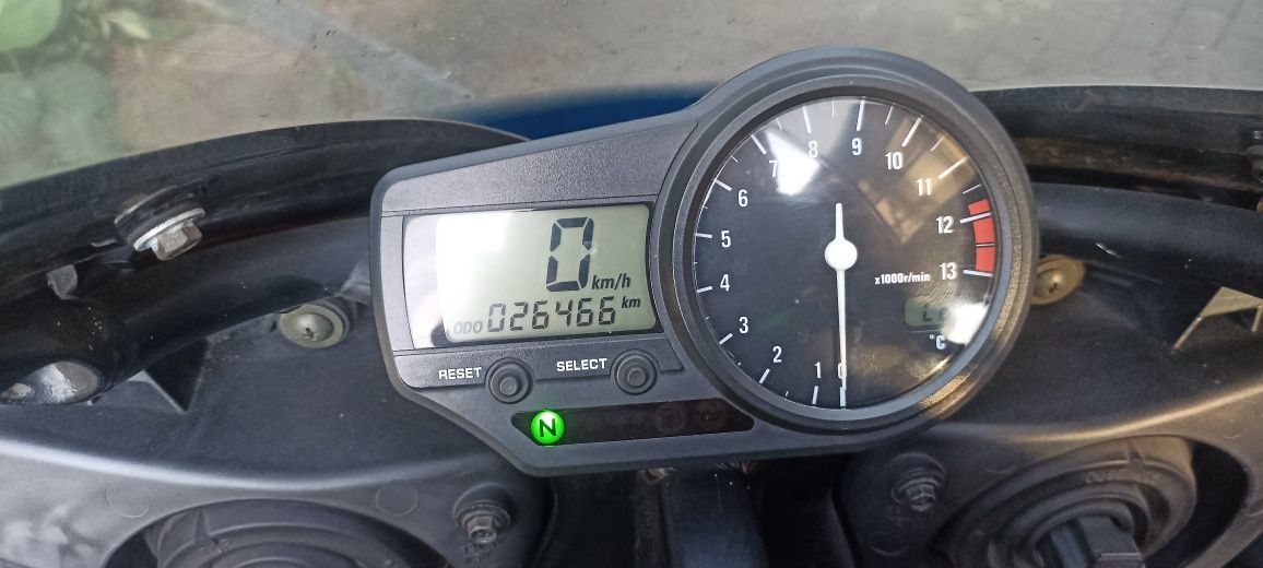 Yamaha r1 1000 rn04