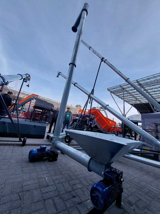 Podajnik pionowy do silosu/ przenośnik zbożowy