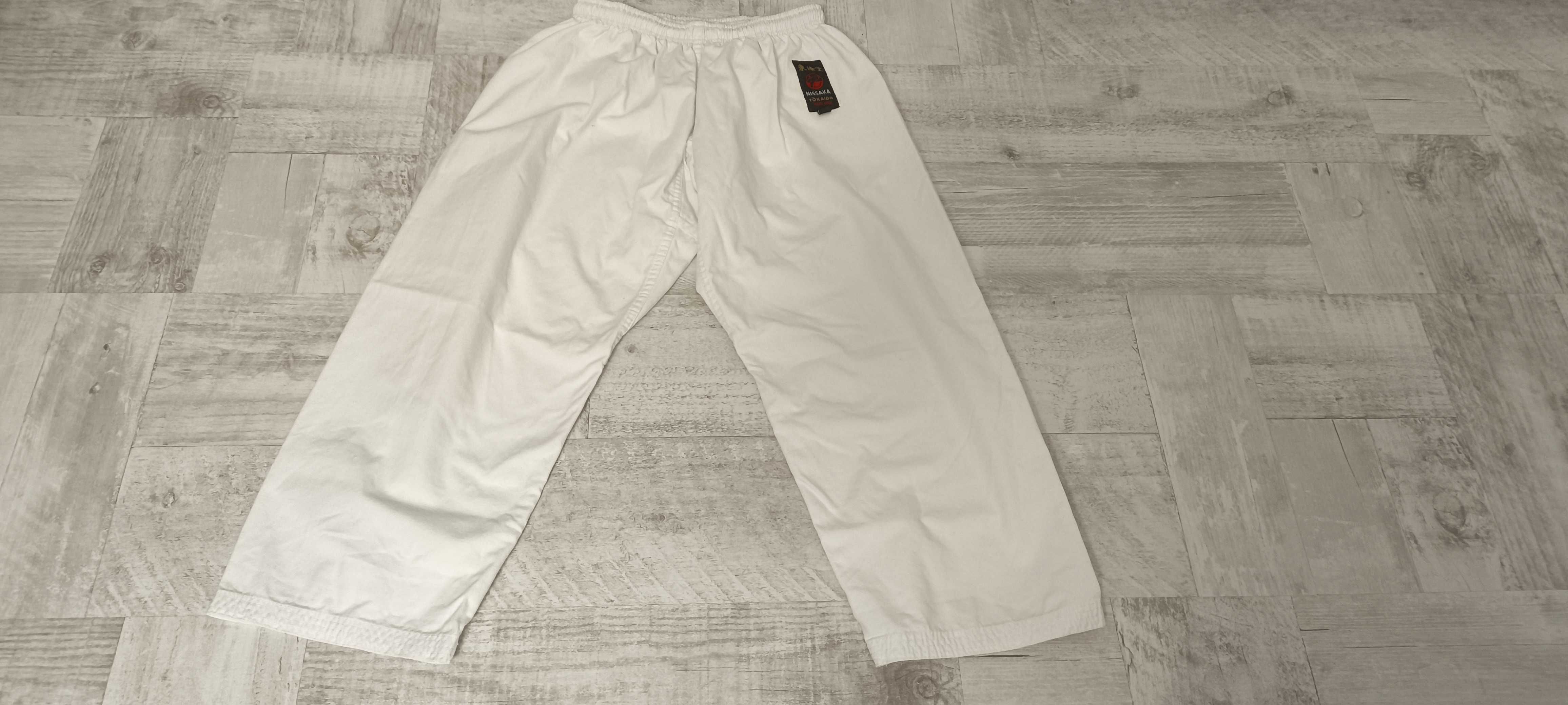 Karategi Tokaido Nissaka Kimono Karate + 2 pasy.