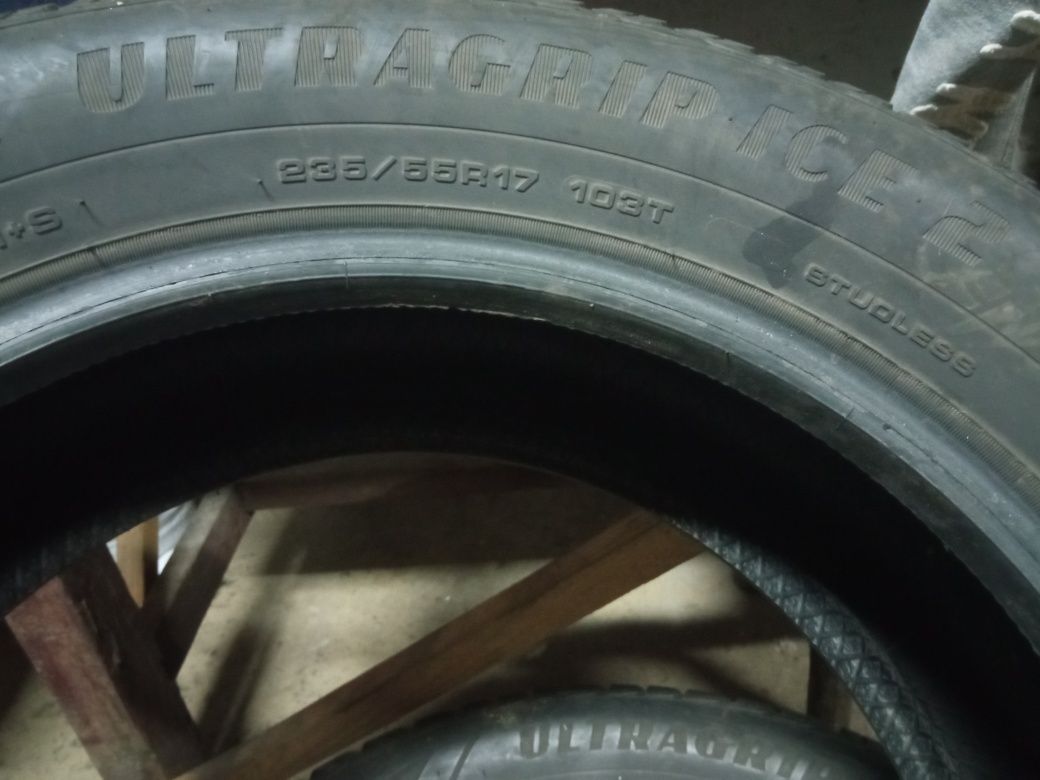 Гума зимова GOODYEAR 235/55 R17