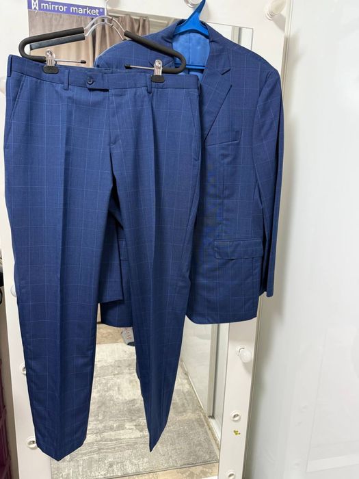 Класичний чоловічий костюм