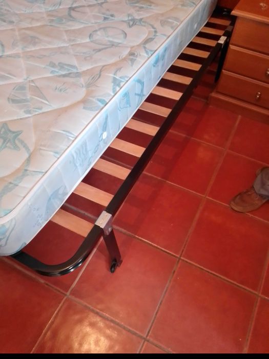 1 estrutura + 1 colchão de casal