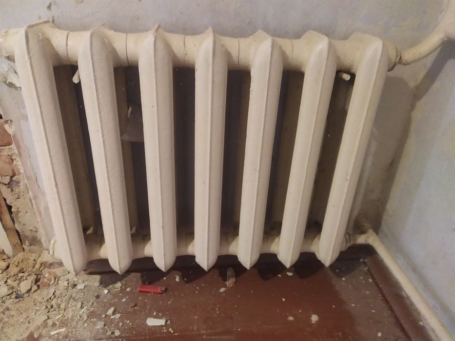 Продам чавунні батареї