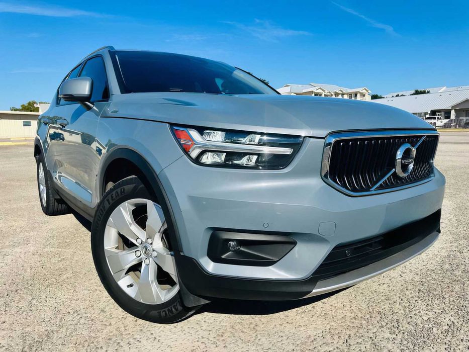 Volvo XC40      2022