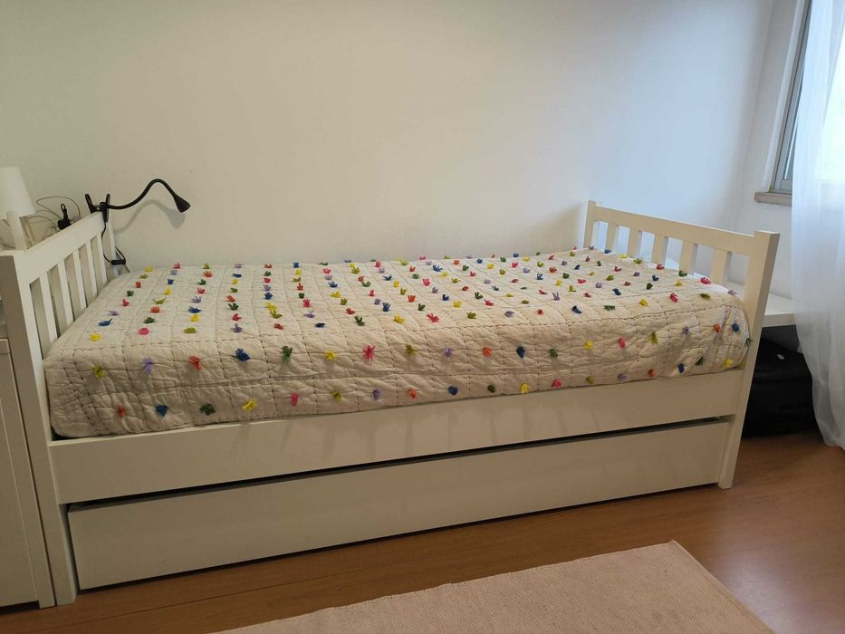 Cama de solteiro dupla (uma 2ª cama em baixo (gaveta), em ótimo estado