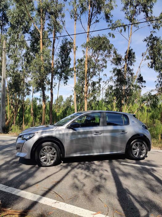 Peugeot e-208 136cv 2022.06 c/IVA