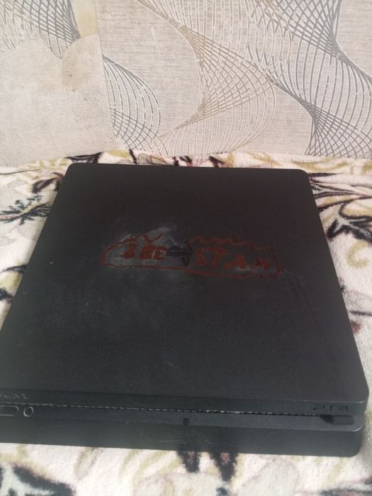 Продаю PS4 хочу купити PS5. САМОВИВОЗ
