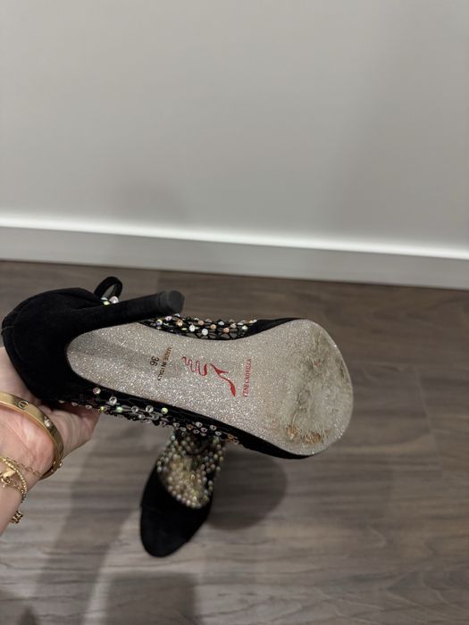 Босоніжки . Дуже красиві