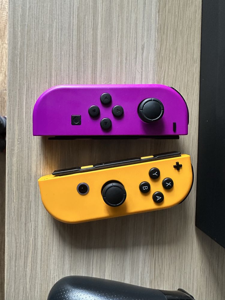 Nintendo Switch 1 - 4 joycony, ładowarka, karta sd, controller pro
