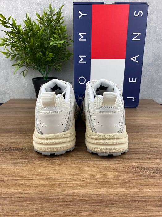 Sneakersy Tommy Jeans Archive '97 r. 42 – kultowy model retro