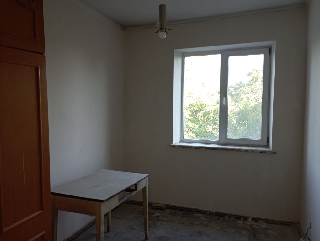 Срочно продам в Одессе  3 кв. Цементный з-д 15.5 т.у.е