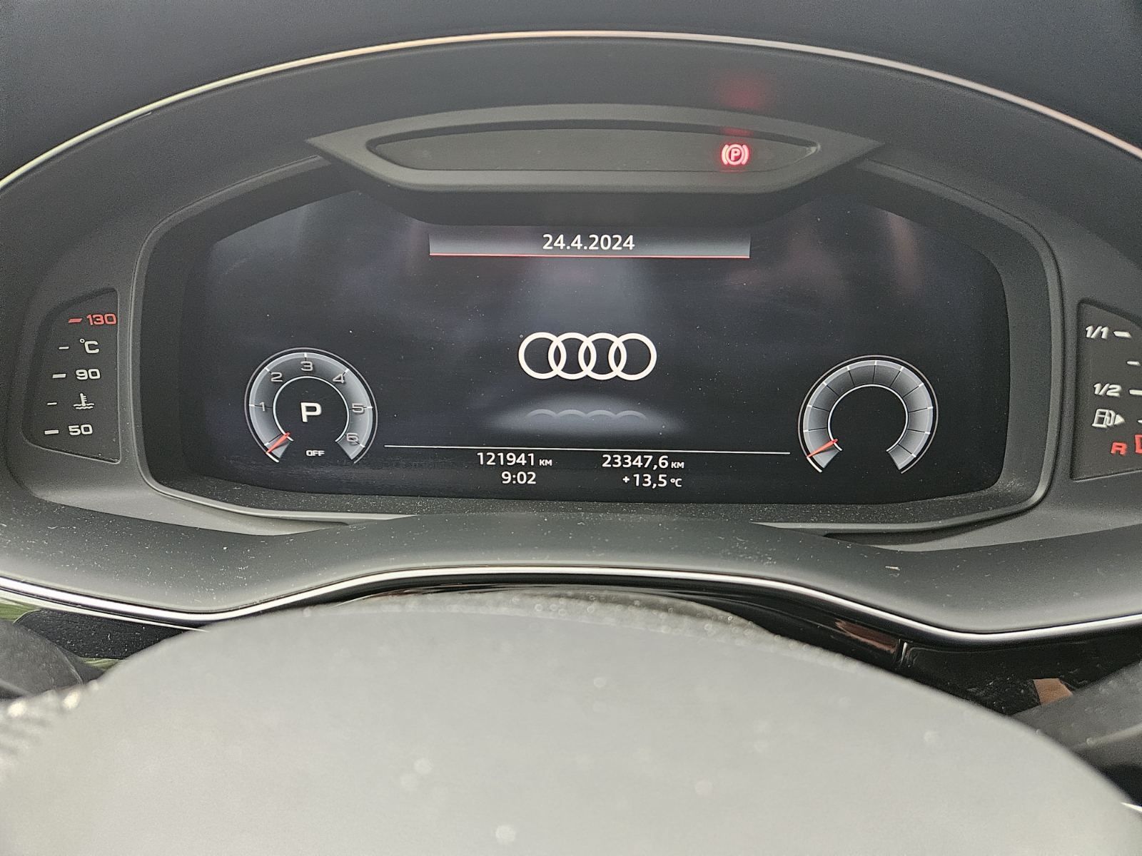 Audi Q7 автомобиль