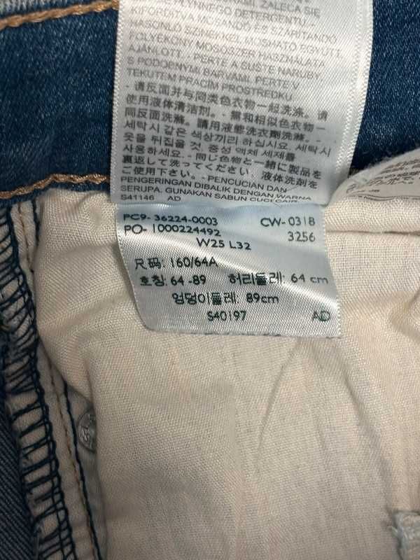 Levi's W25 L32 damskie jeansy skinny Slimming Super Skinny jasny denim