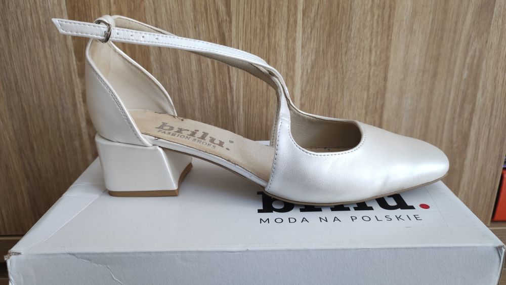 Czółenka, buty ślubne ivory