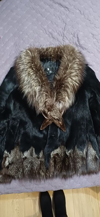 Продам натуральну шубу козлик ,чорнобурка,розмір 46_48