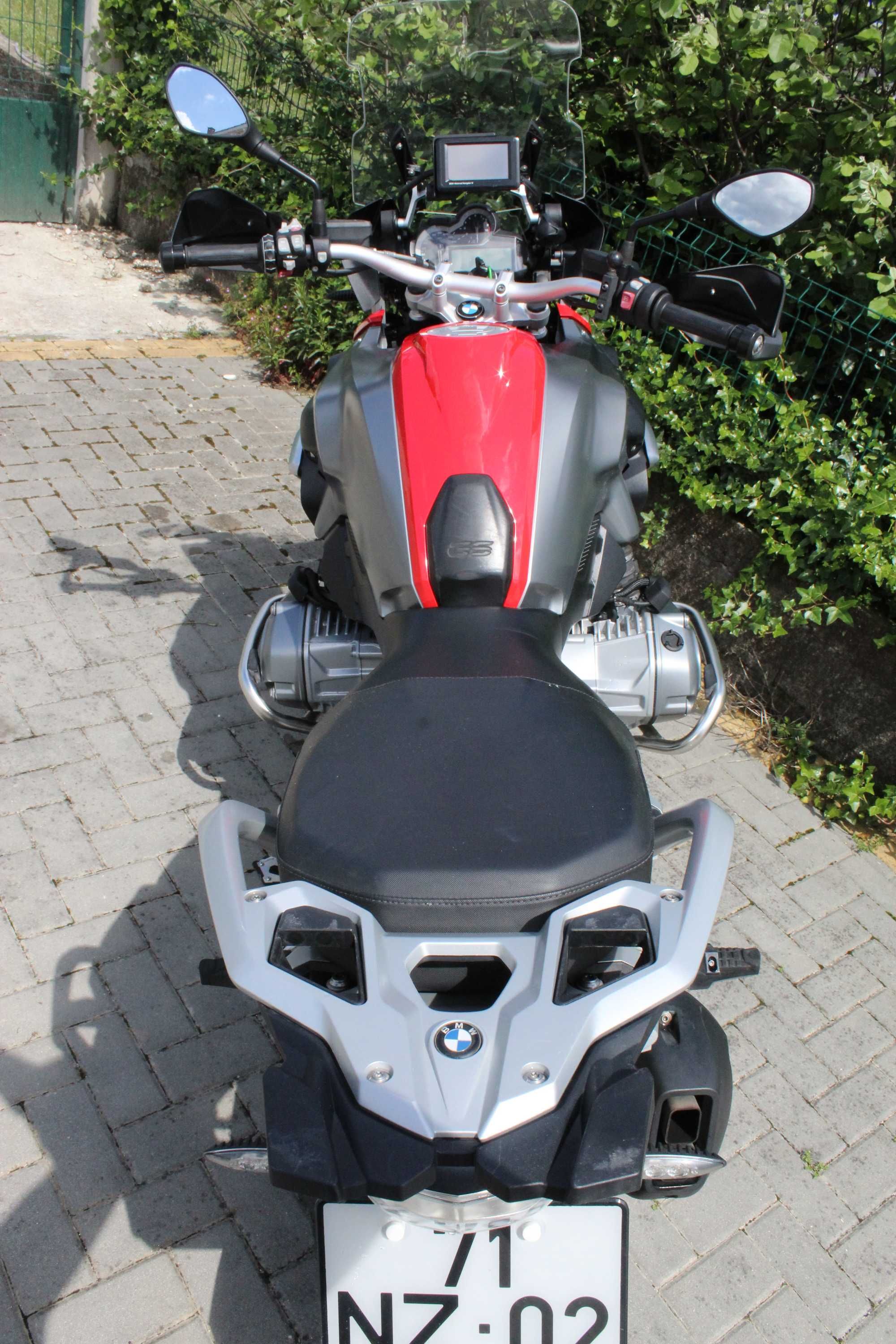 Moto BMW Gs 1200  C/ 3 malas