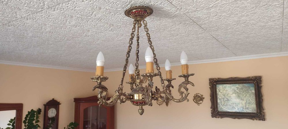 Stylowy mosiężny żyrandol i dwa kinkiety