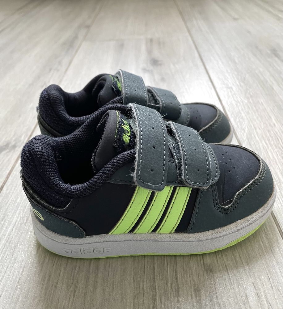 Buty dziecięce Adidas rozm 22