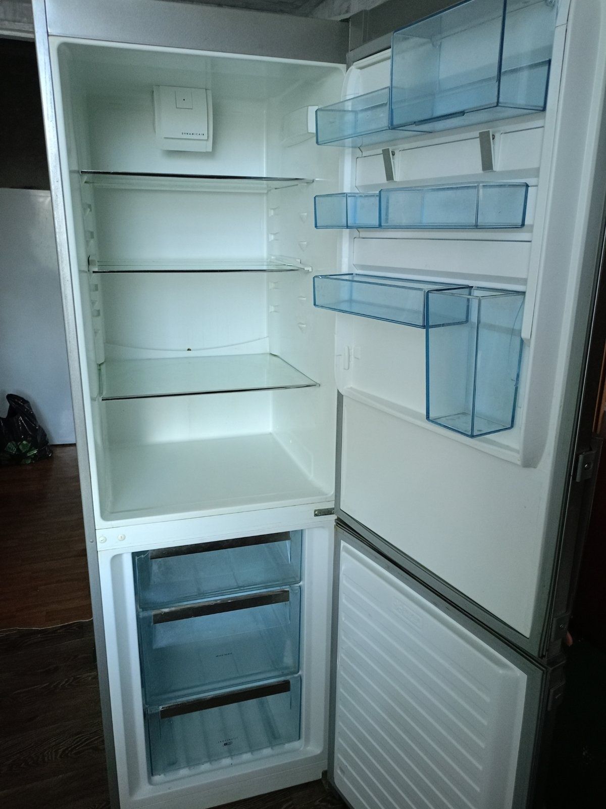 Продаю холодильник Б/У AEG