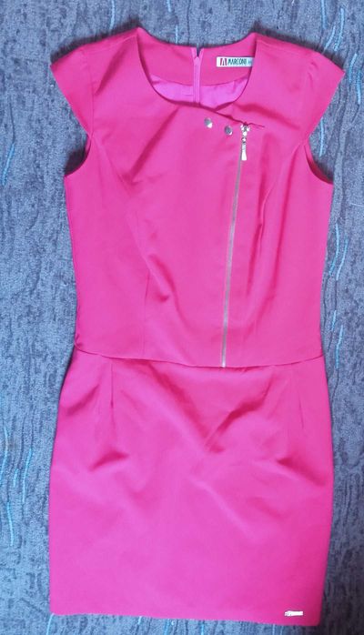 Marconi ładnie uszyta czerwona sukienka r. 36/38