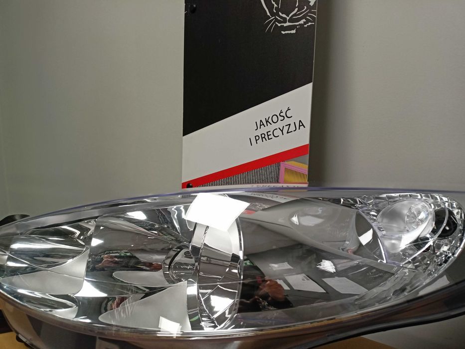 Peugeot 207 06- Lampa/Reflektor przód lewy /H7+H1