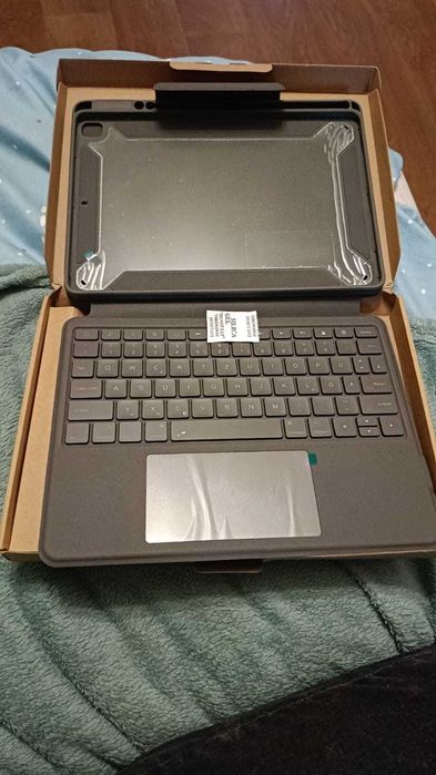 Чехол-клавиатура для iPad 10 , з багато функціональним тачпадом