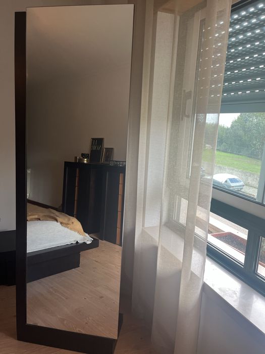 Quarto completo com 2 mesinhas 2 camiseiros 1 espelho