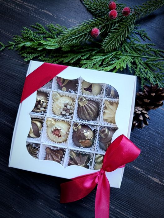 Новорічні шоколадні набори. Цукерки ручної роботи