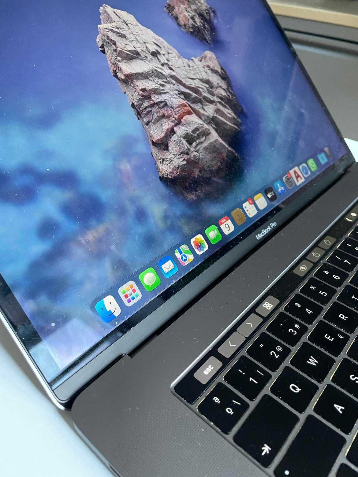 MacBook Pro 15” 2018 - 2.6GHz (i7) / 16GB / 512GB SSD