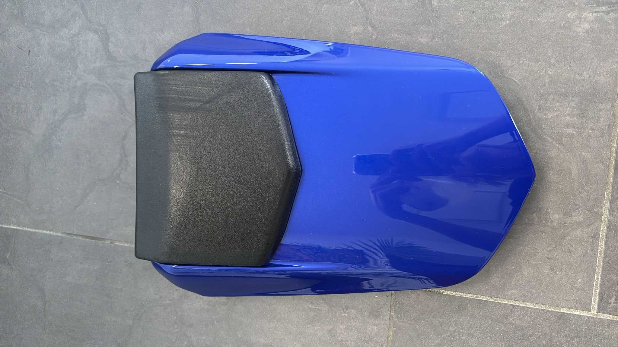 Nakładka siedzenia pasażera Yamaha YZF - R1. 2000-02 [886]