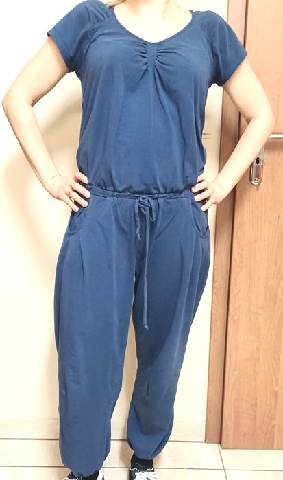 Granatowy kombinezon w rozm 40 L