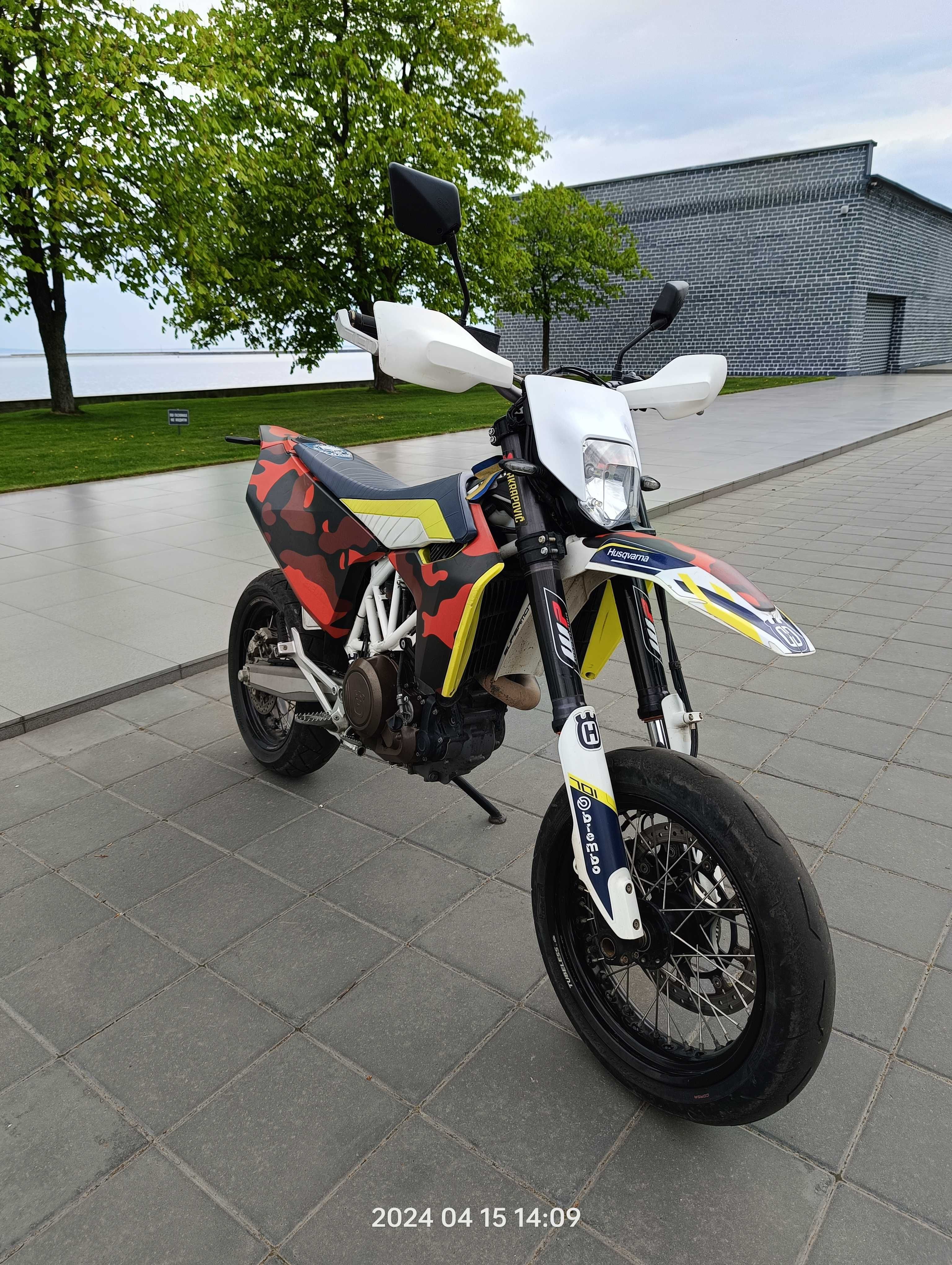 3800$ Husqvarna 701 Supermoto KTM smc 690 r