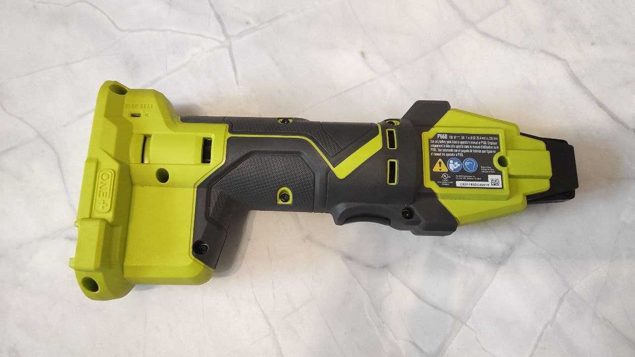 Аккумуляторный пресс для PEX Ryobi P660