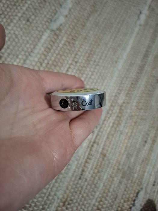 Nowa zapalniczka / brelok  z możliwością nabicia BVB 09